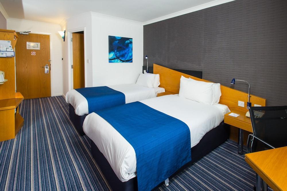 Holiday Inn Express Manchester East, An Ihg Hotel Екстер'єр фото