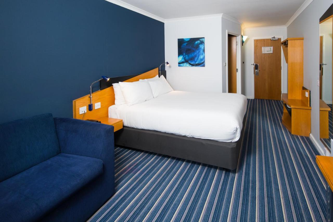 Holiday Inn Express Manchester East, An Ihg Hotel Екстер'єр фото