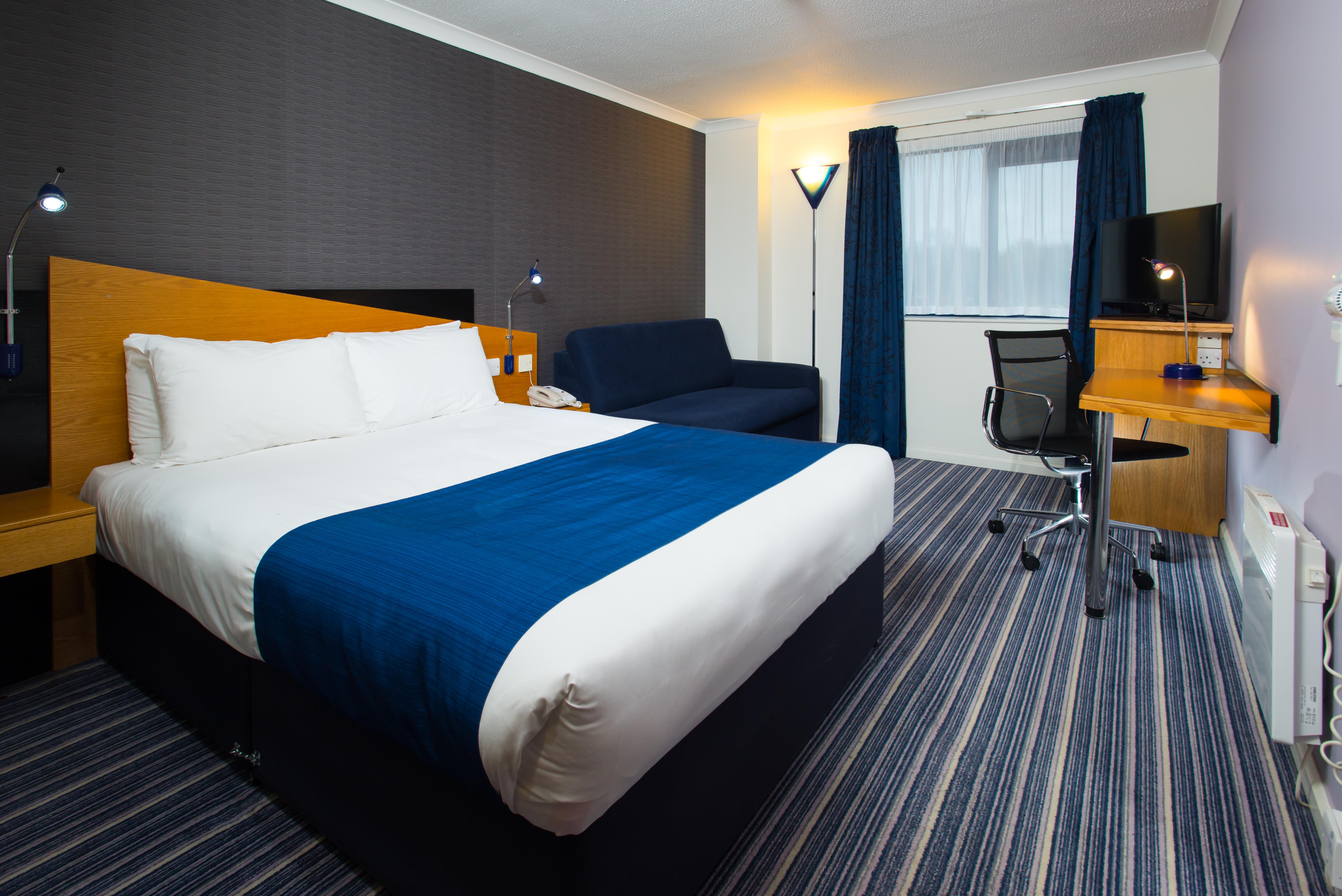 Holiday Inn Express Manchester East, An Ihg Hotel Екстер'єр фото