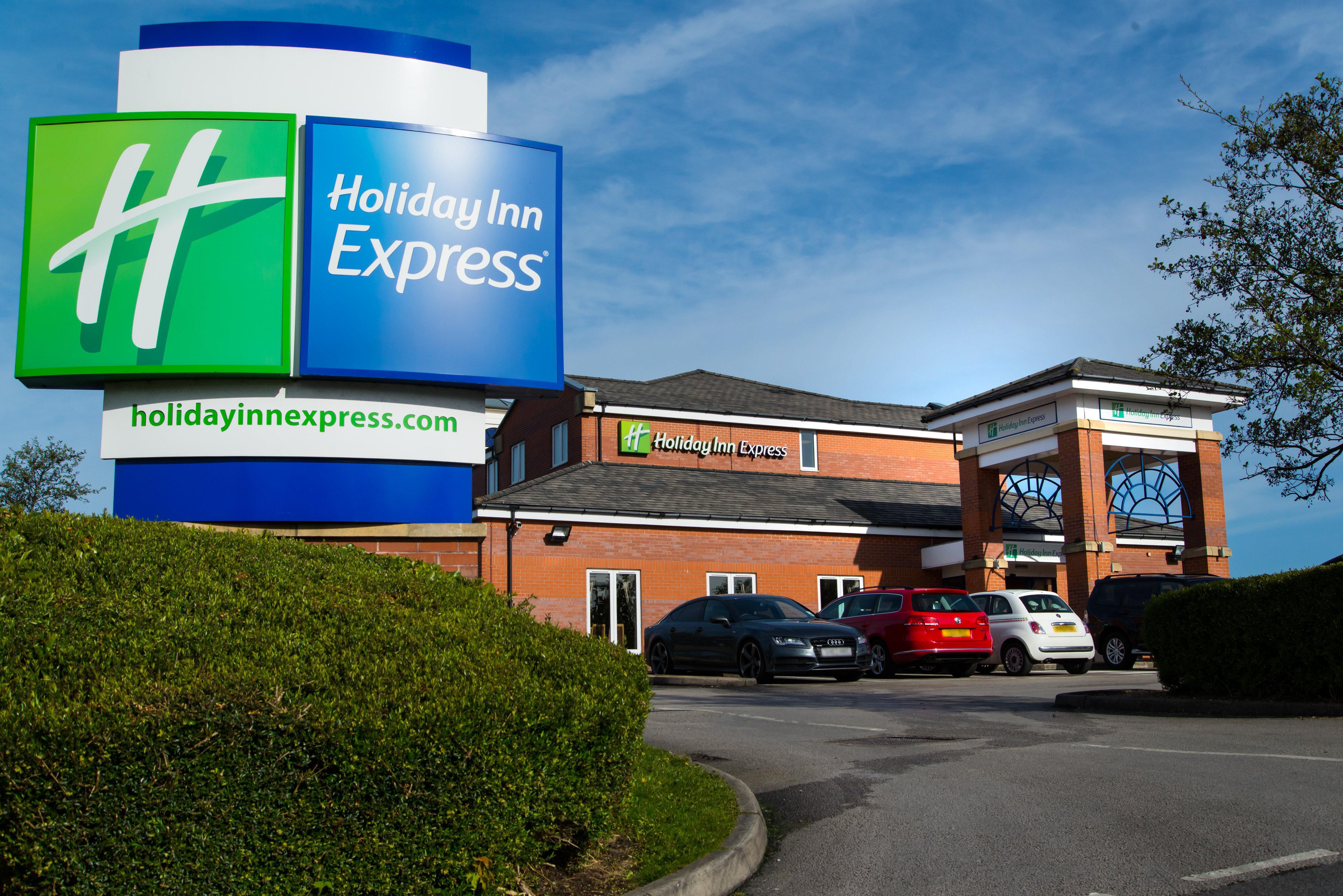 Holiday Inn Express Manchester East, An Ihg Hotel Екстер'єр фото