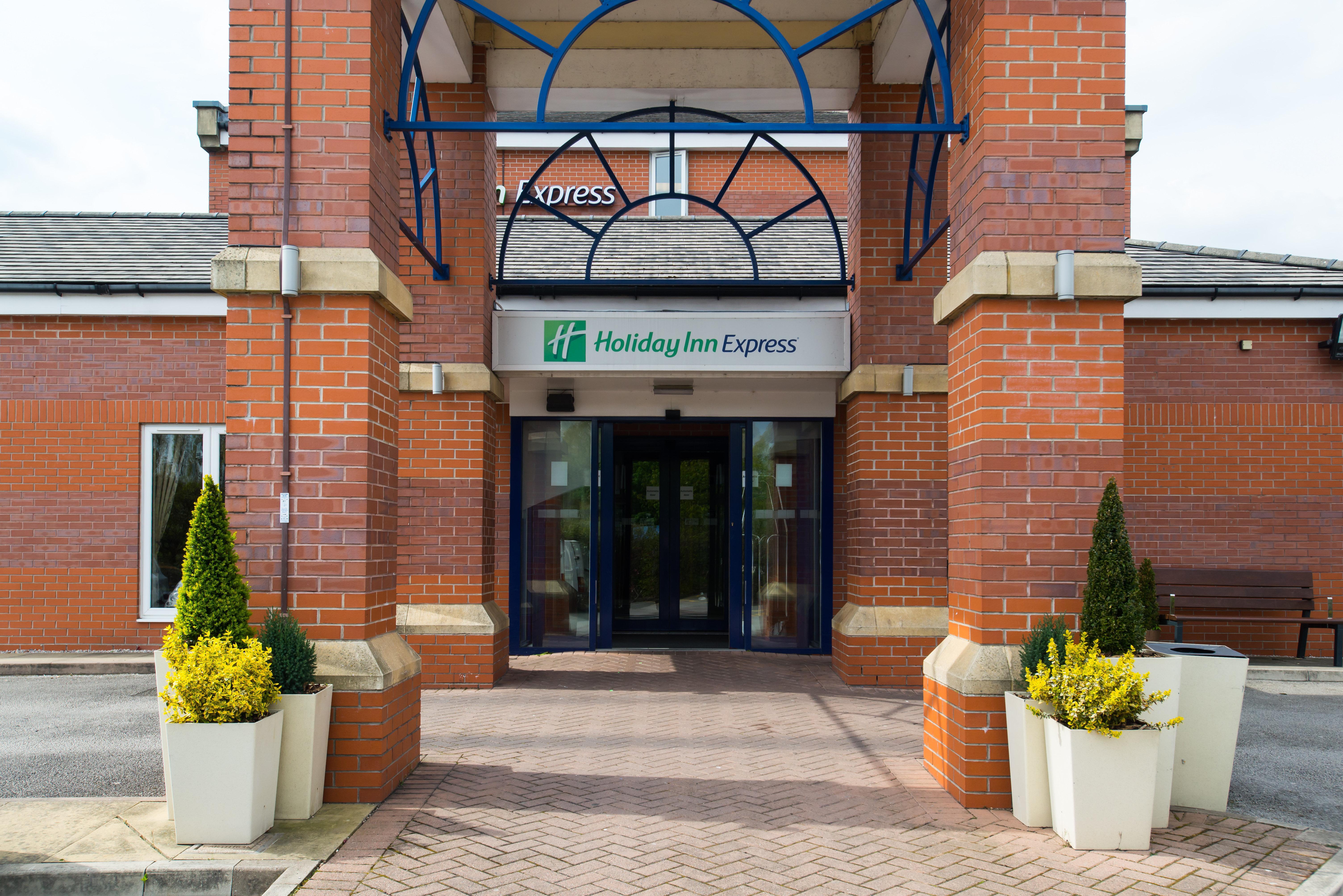 Holiday Inn Express Manchester East, An Ihg Hotel Екстер'єр фото