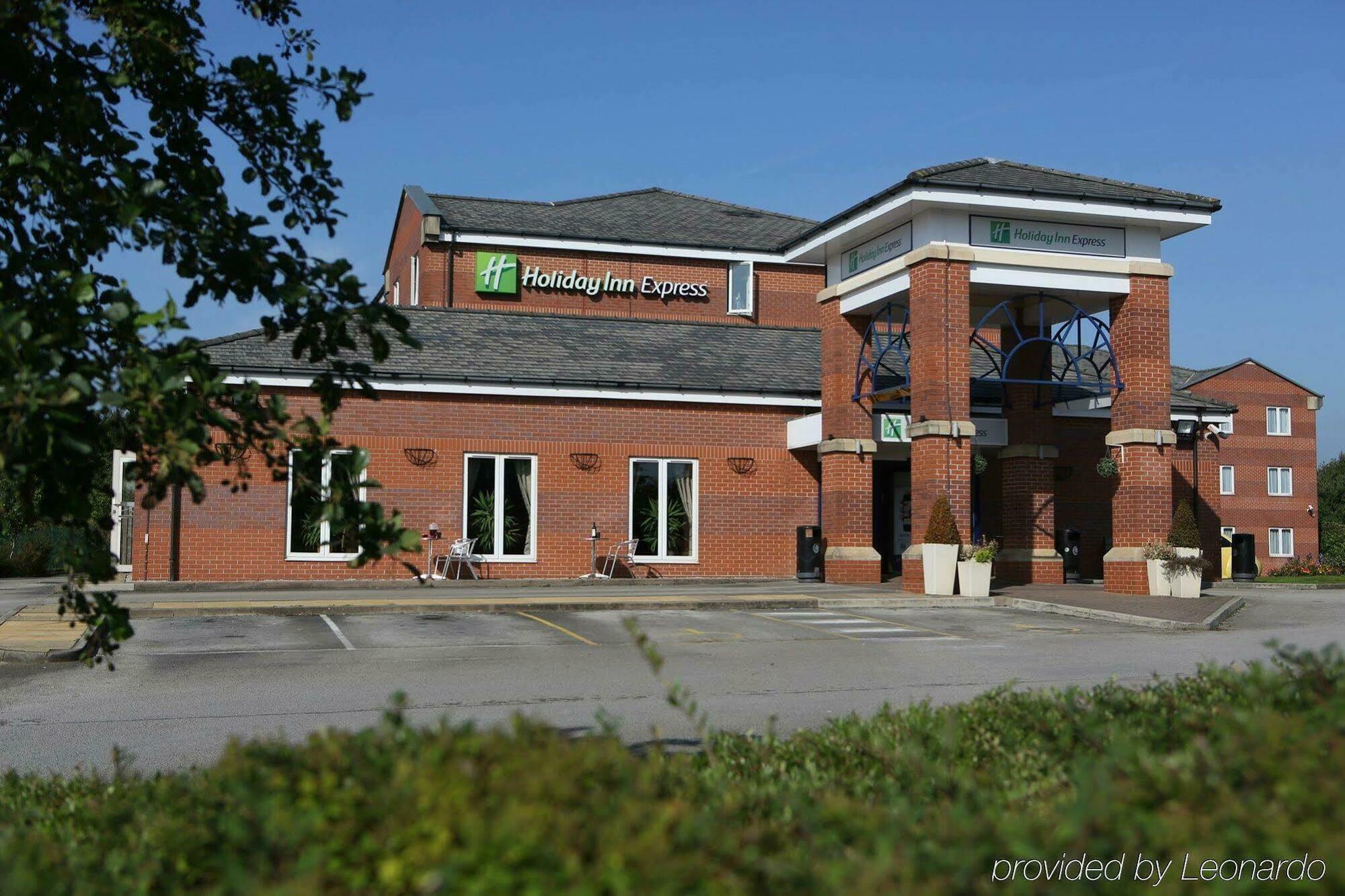 Holiday Inn Express Manchester East, An Ihg Hotel Екстер'єр фото